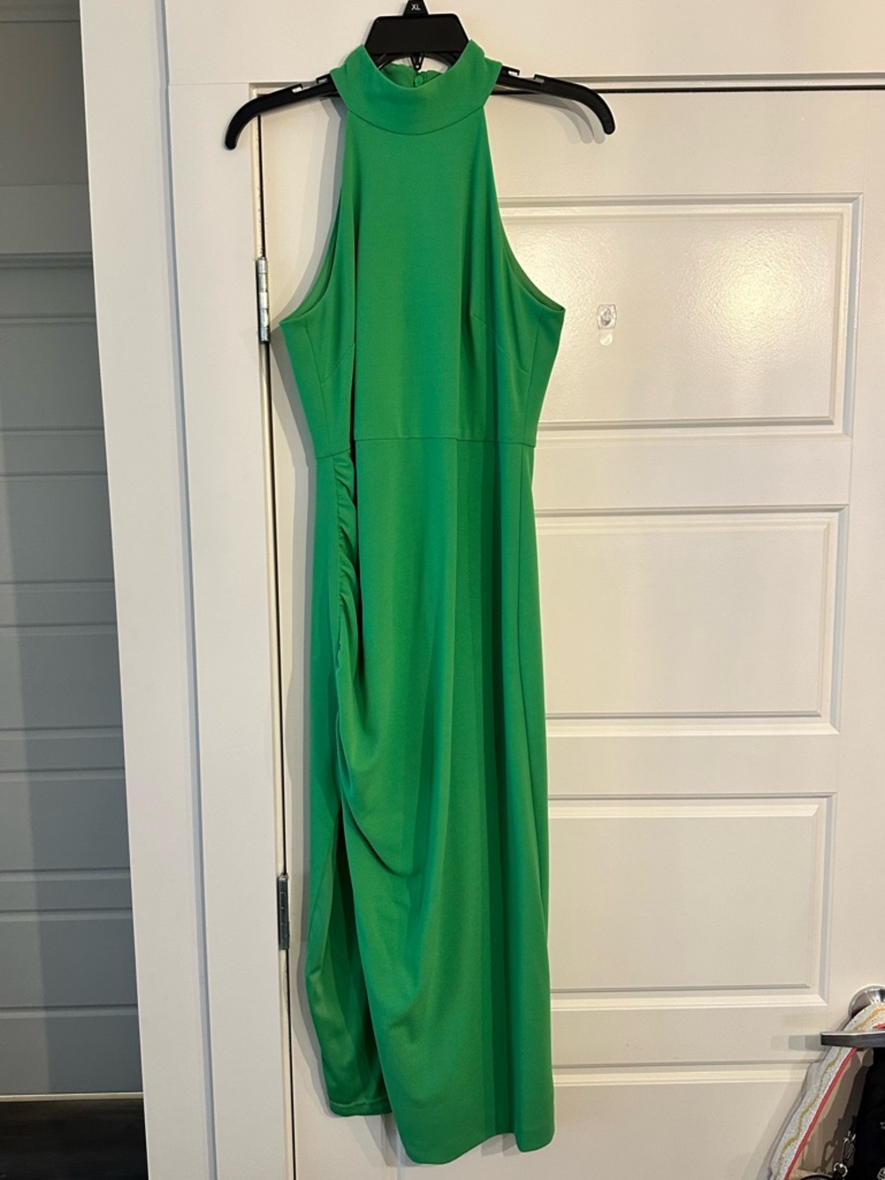 Badgley Mischka Green Sleeveless High-Neck Midi Dress